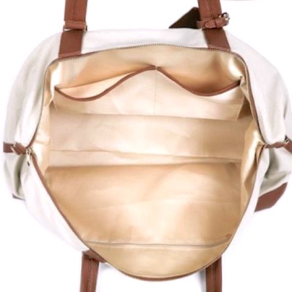 ✨HOST PICK!!✨🌸HENNY AND LEV - Canvas Duffle Weekender With Matching Pouch🌸 - Picture 3 of 13